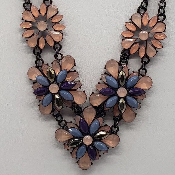Vintage Costume Jewelry Cluster Floral Pink Blue Necklace Earring & Bracelet Set - Picture 12 of 15